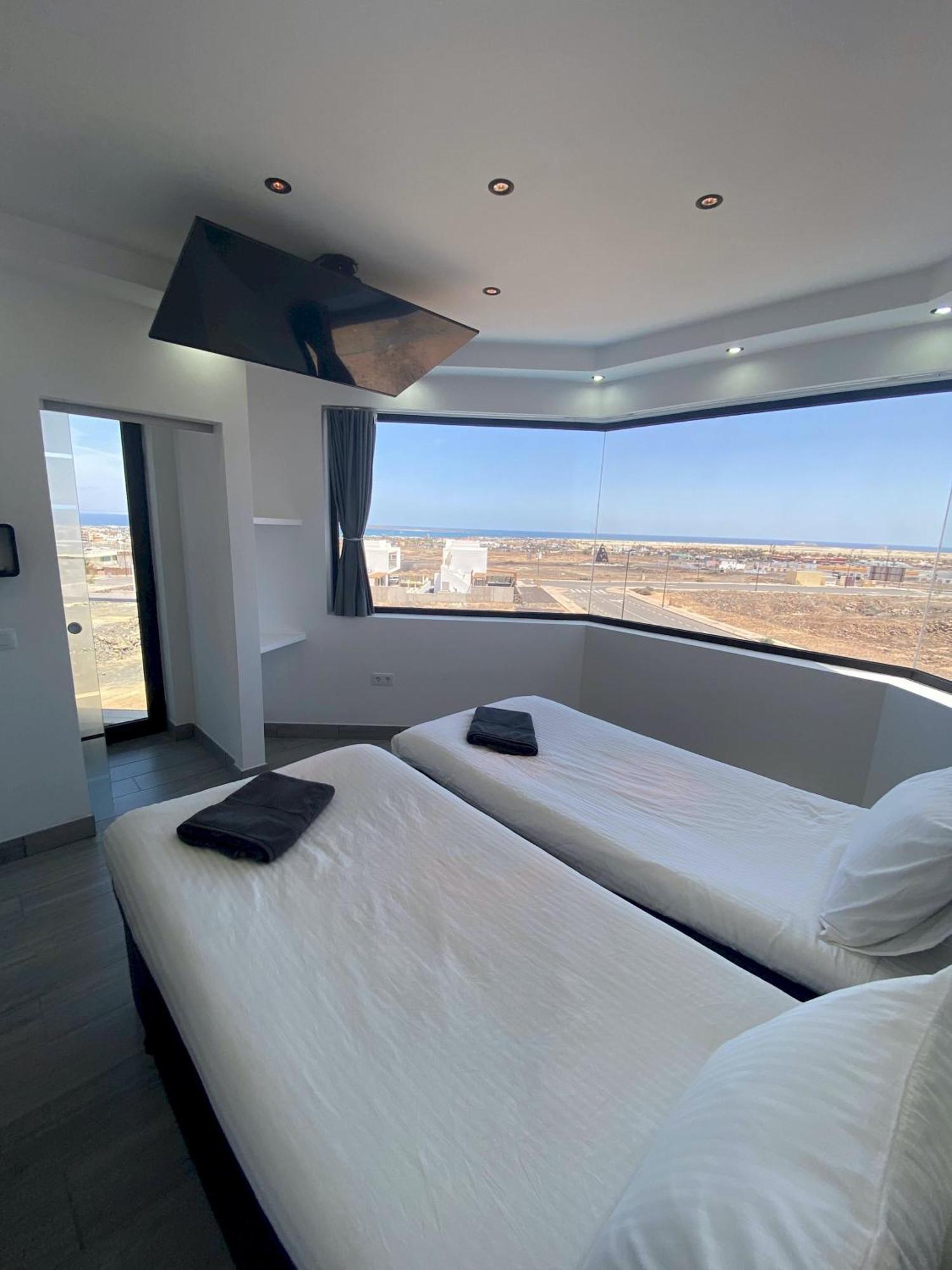 Villa Poseidon Corralejo With Private Heated Pool, Sauna And Stunning Volcano Views By Amazzzing Travel エクステリア 写真
