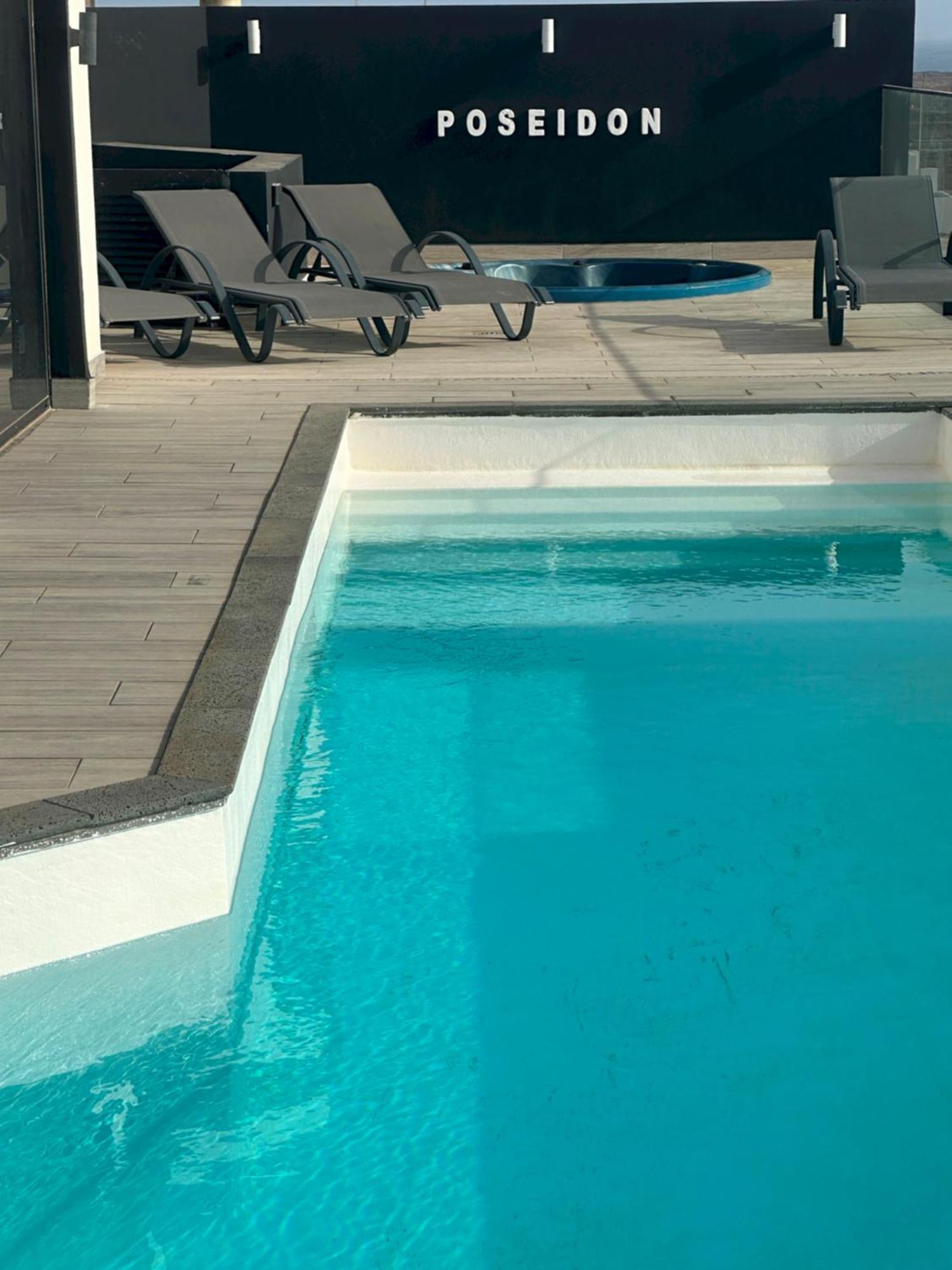 Villa Poseidon Corralejo With Private Heated Pool, Sauna And Stunning Volcano Views By Amazzzing Travel エクステリア 写真