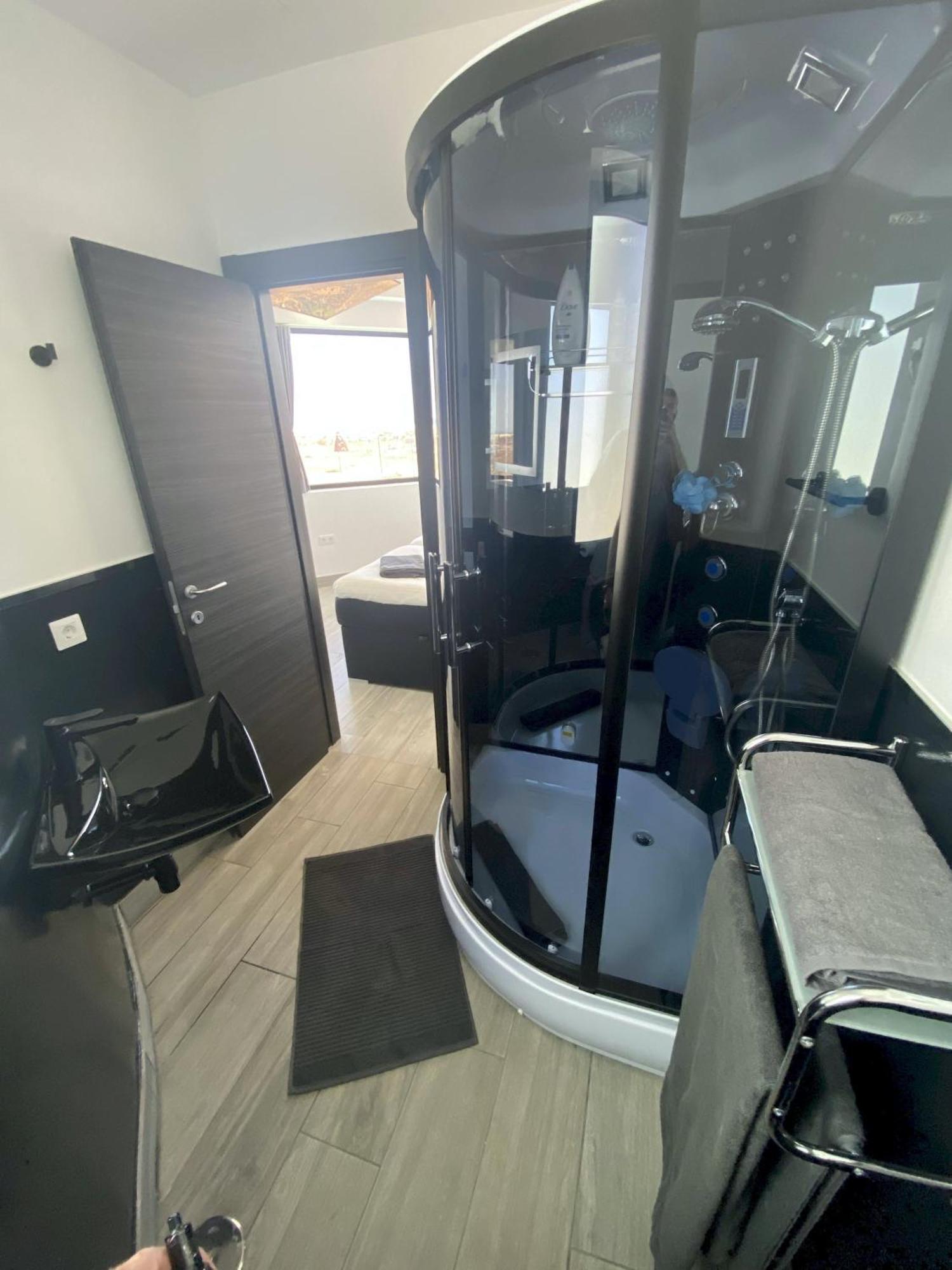 Villa Poseidon Corralejo With Private Heated Pool, Sauna And Stunning Volcano Views By Amazzzing Travel エクステリア 写真
