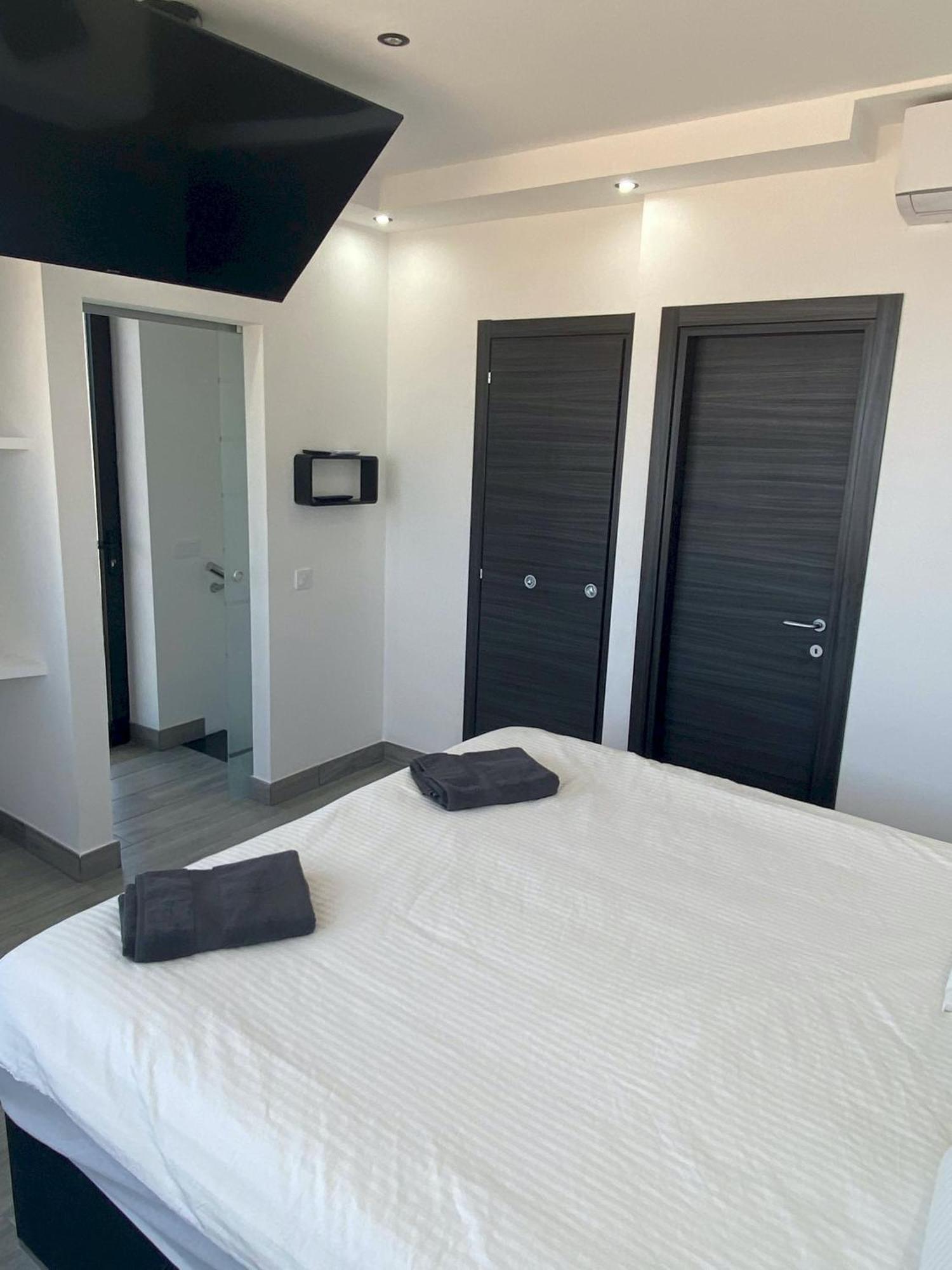 Villa Poseidon Corralejo With Private Heated Pool, Sauna And Stunning Volcano Views By Amazzzing Travel エクステリア 写真