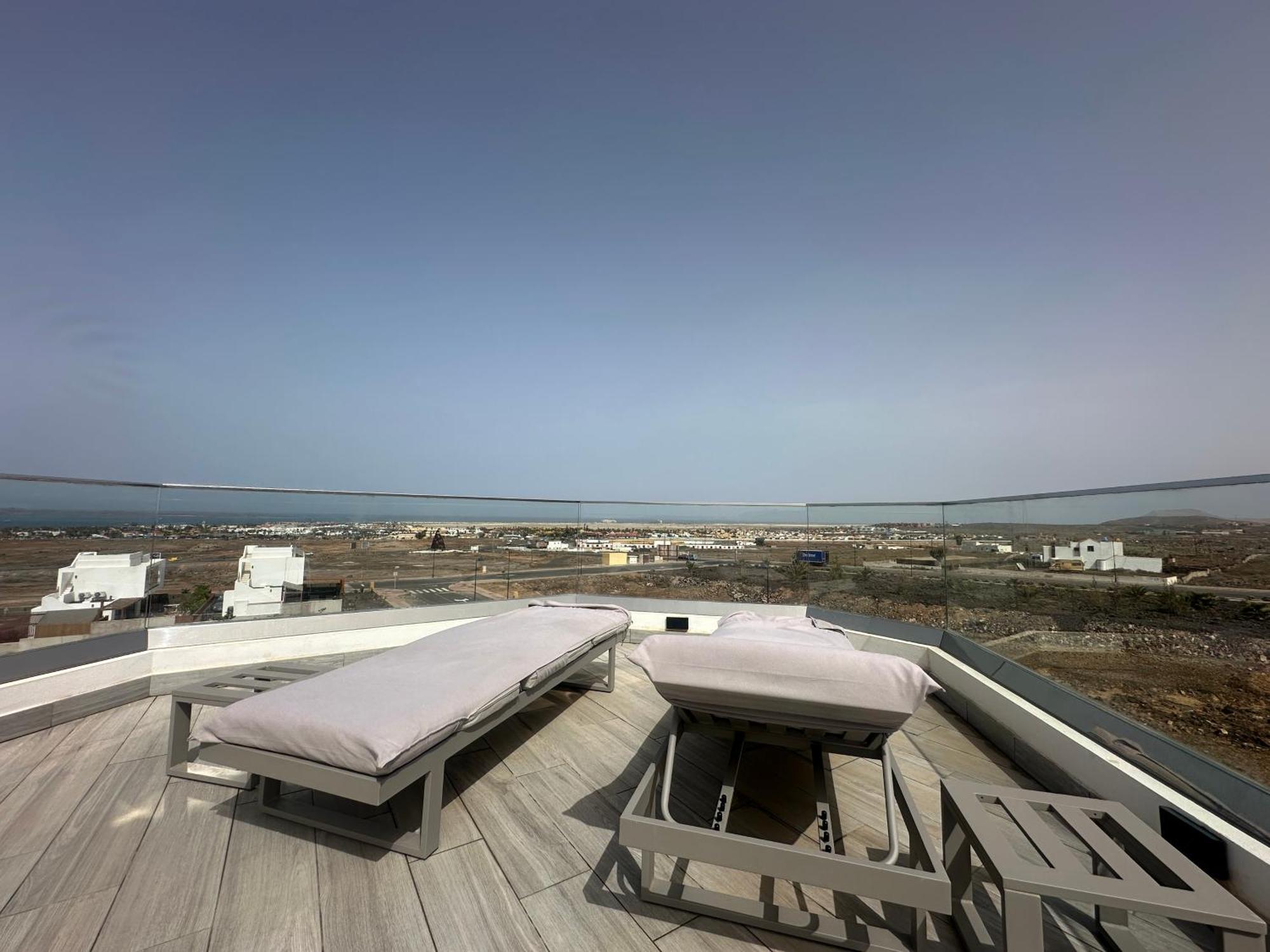 Villa Poseidon Corralejo With Private Heated Pool, Sauna And Stunning Volcano Views By Amazzzing Travel エクステリア 写真