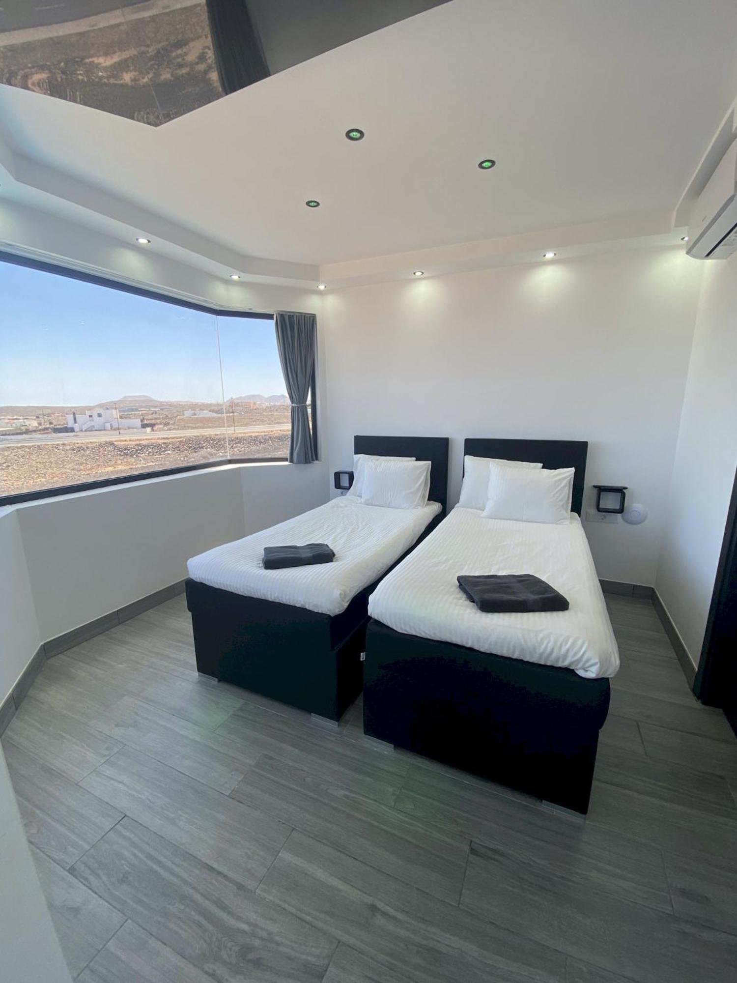 Villa Poseidon Corralejo With Private Heated Pool, Sauna And Stunning Volcano Views By Amazzzing Travel エクステリア 写真