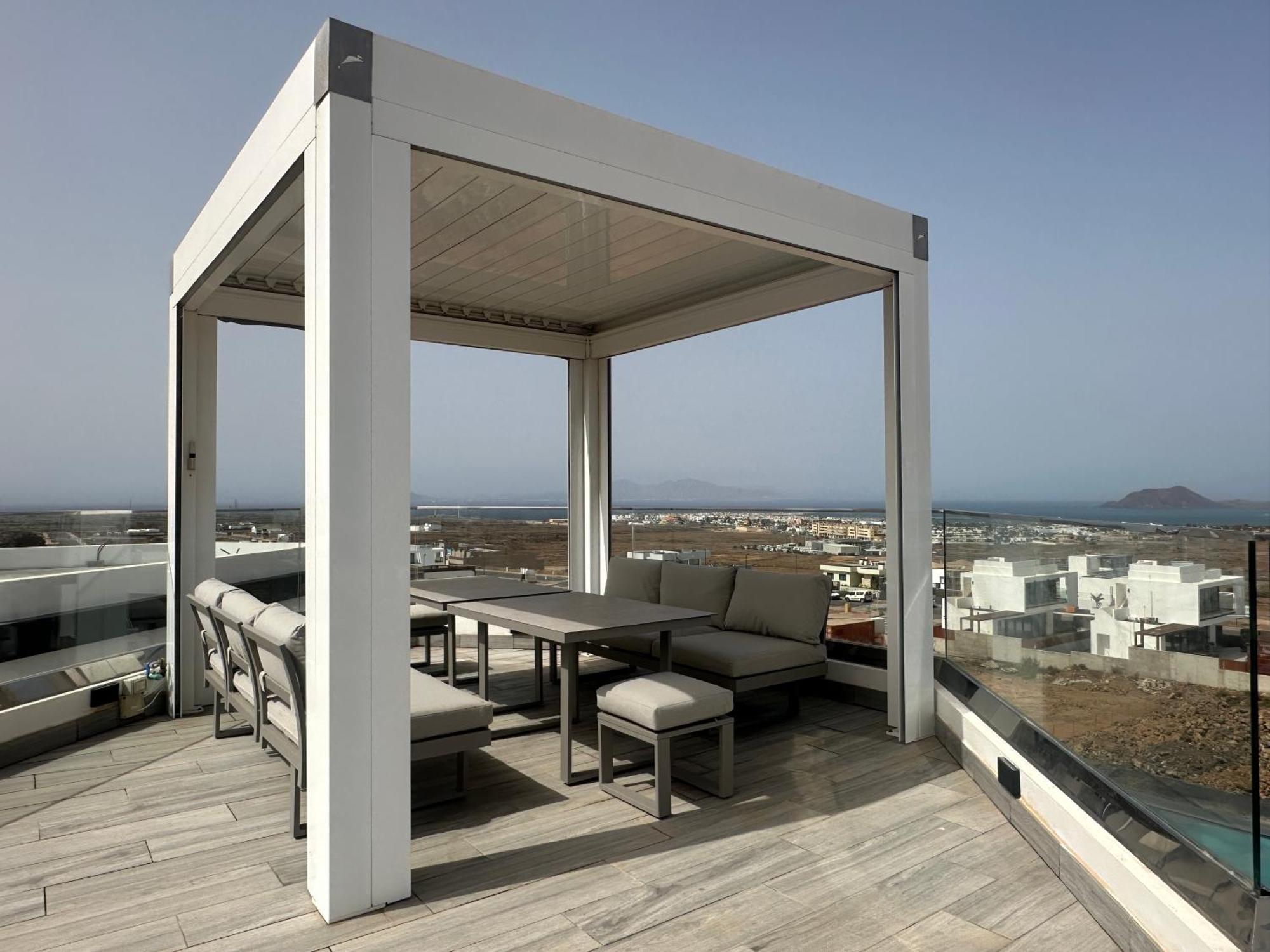 Villa Poseidon Corralejo With Private Heated Pool, Sauna And Stunning Volcano Views By Amazzzing Travel エクステリア 写真